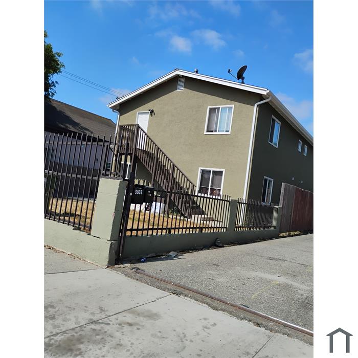 5939 S San Pedro St